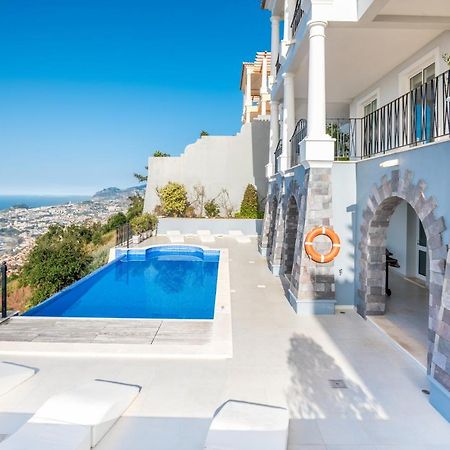 Villa La Terrasse Palheiro Village With Private Pool By Hr Madeira ฟุงชาล ภายนอก รูปภาพ
