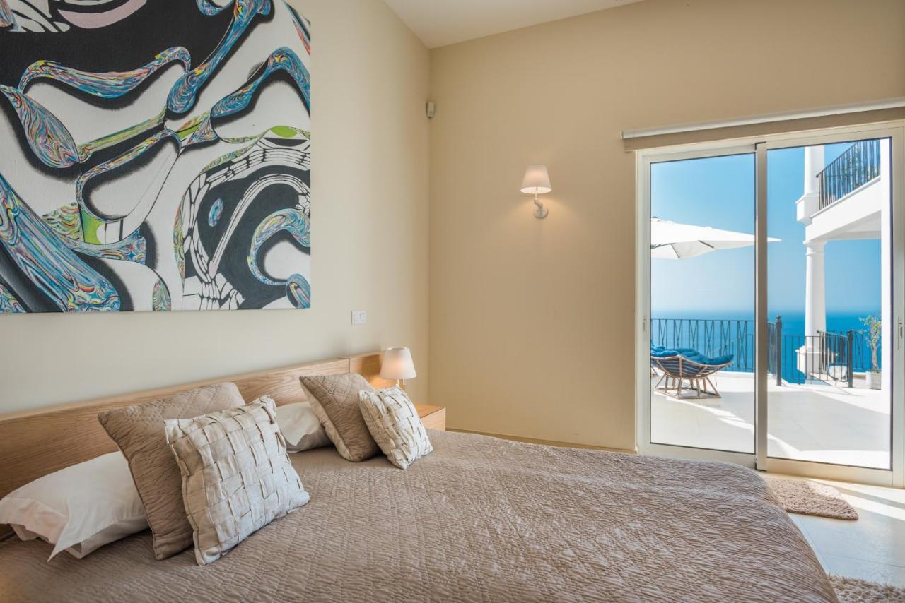 Villa La Terrasse Palheiro Village With Private Pool By Hr Madeira ฟุงชาล ภายนอก รูปภาพ