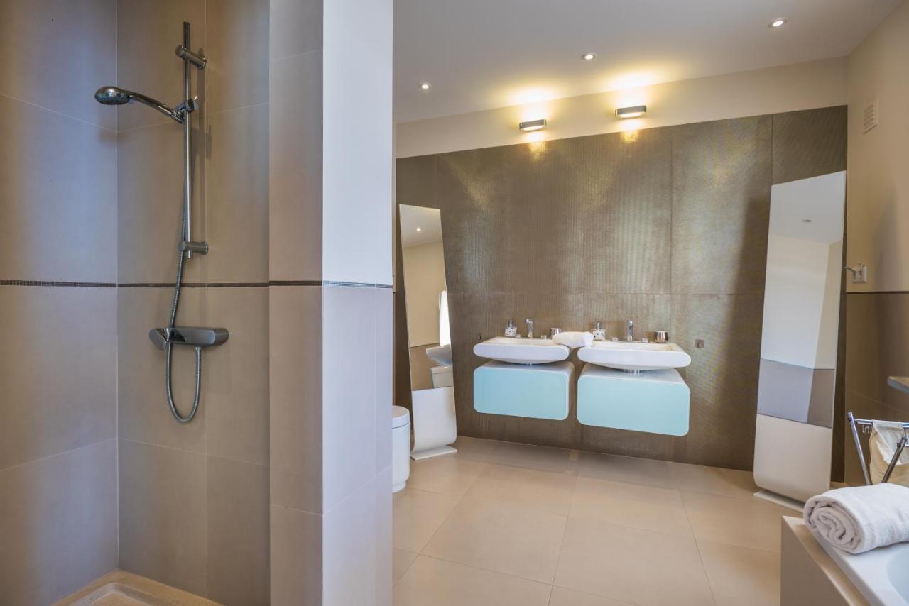 Villa La Terrasse Palheiro Village With Private Pool By Hr Madeira ฟุงชาล ภายนอก รูปภาพ