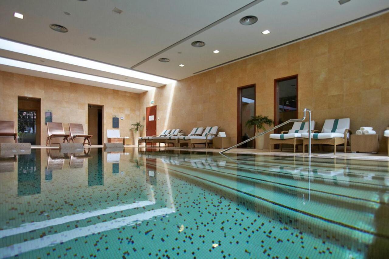 Villa La Terrasse Palheiro Village With Private Pool By Hr Madeira ฟุงชาล ภายนอก รูปภาพ